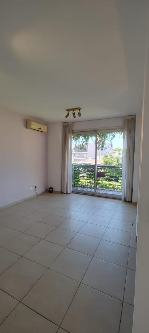 Departamento en Alquiler en Villa del Parque, $ 720.000