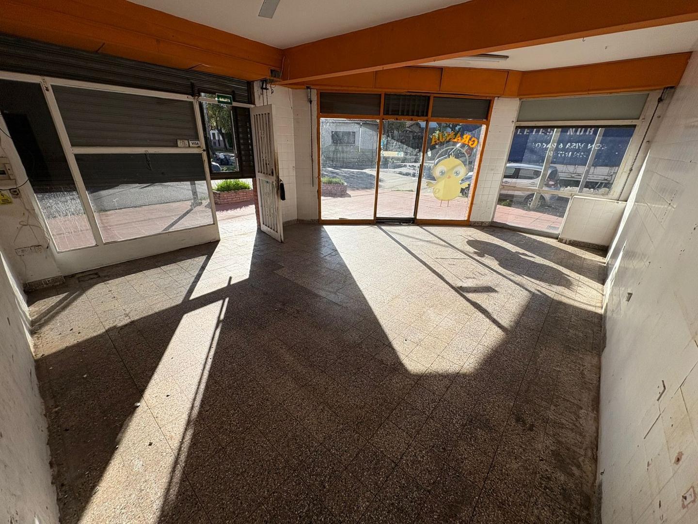 Local en Alquiler en San Andres, $ 400.000