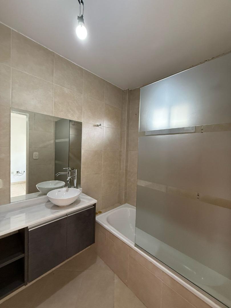 Depto Tipo Casa en Venta en Castelar Norte, USD 65.000