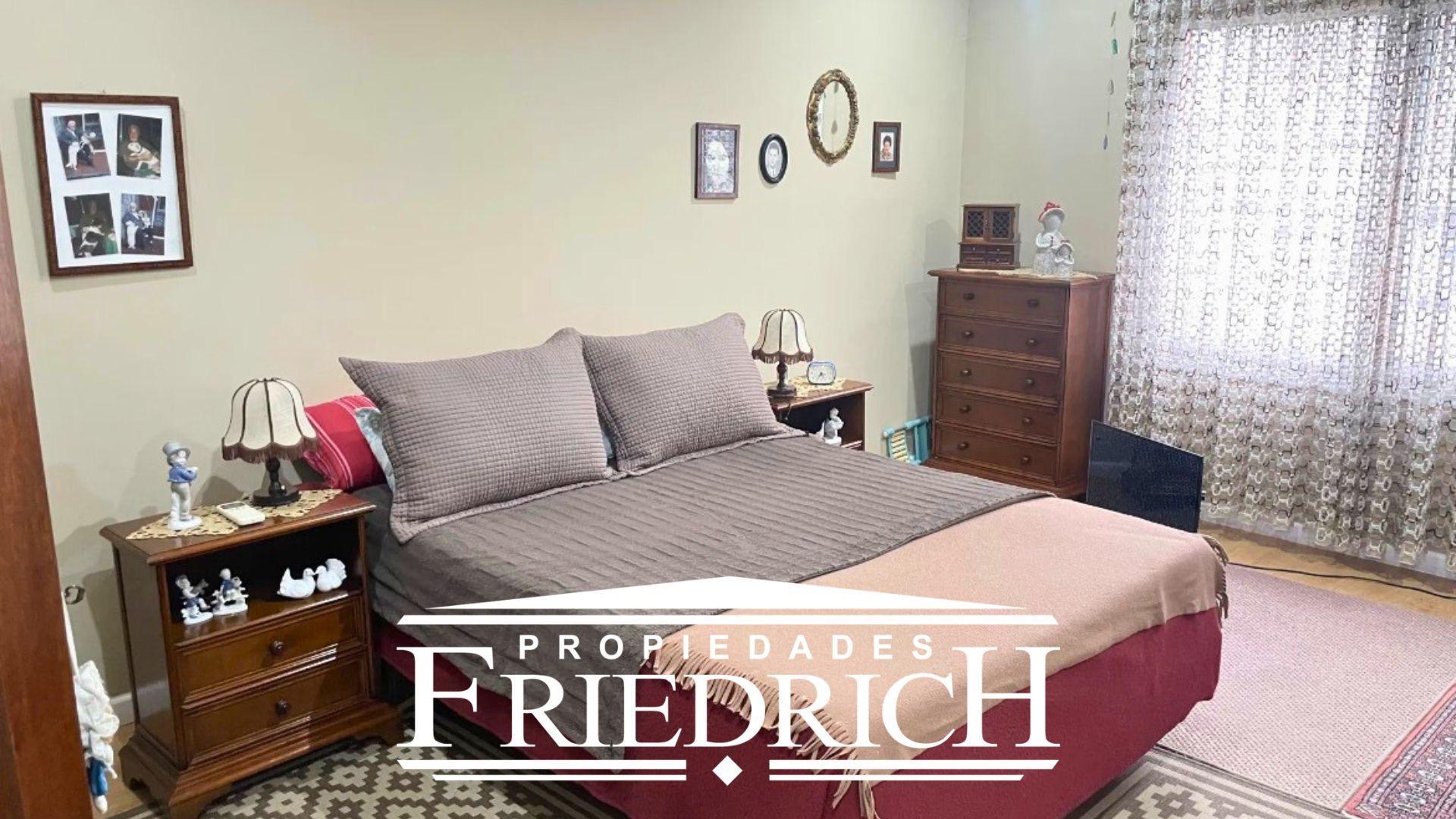 Casa 4 ambientes con 3 baños