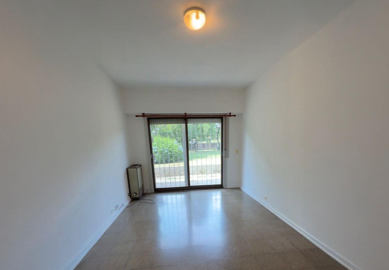 25 De Mayo 1200, Piso PB