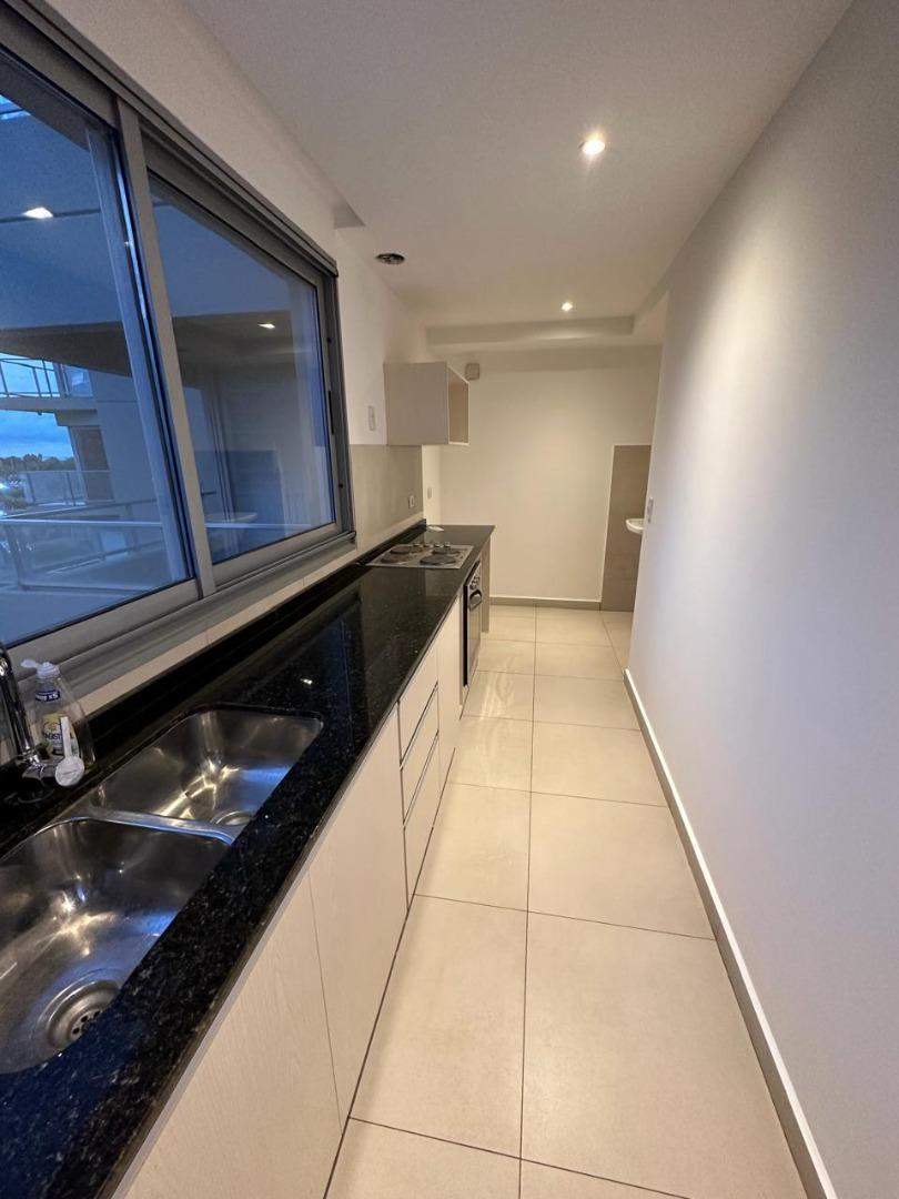 Departamento en Alquiler en Olivos Vías/Río, USD 1.000