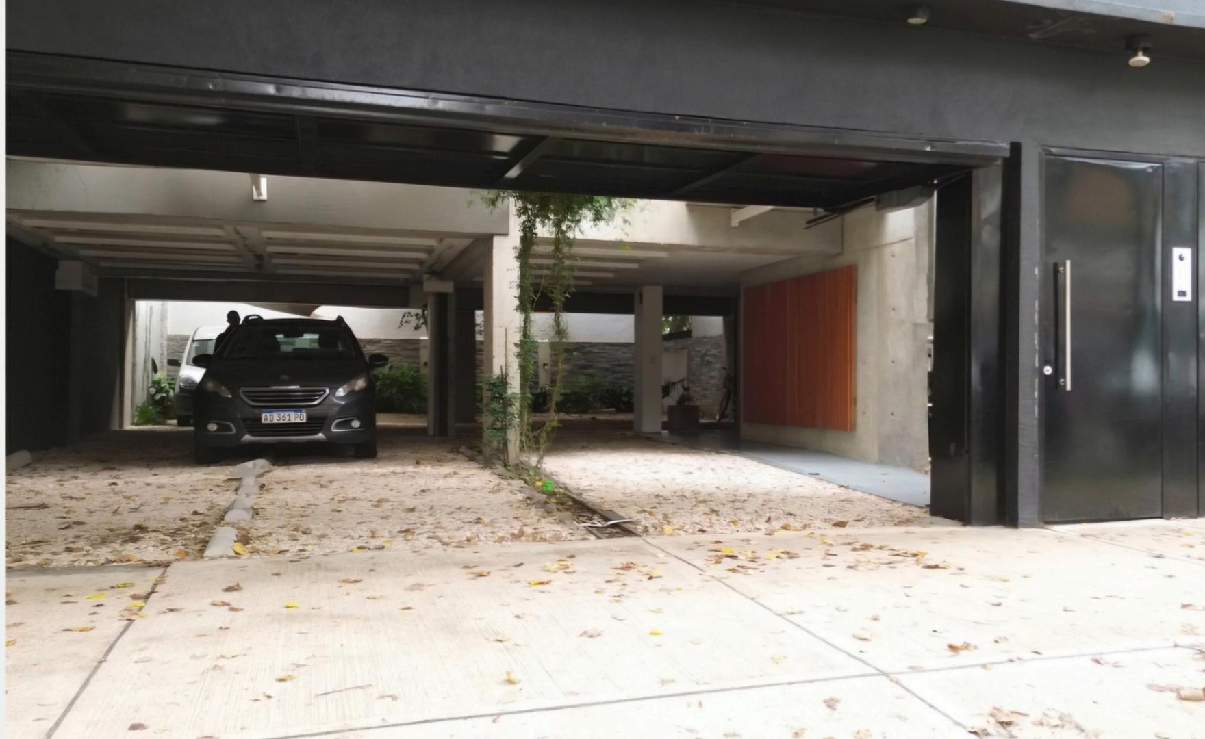 Presidente Hipólito Yrigoyen 1600, Piso 2