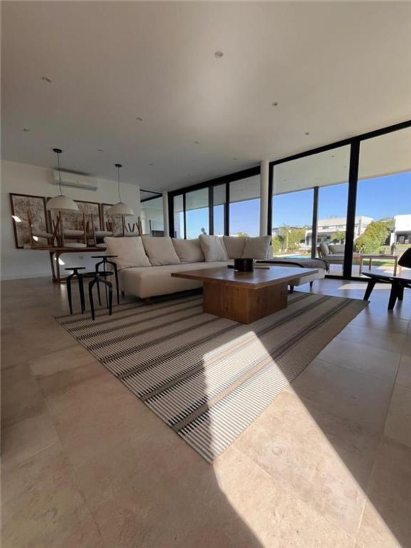 Casa en Venta con vista al Lago en Ceibos Puertos Escobar