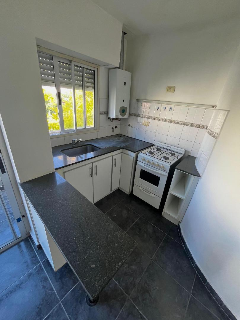 41 E/ 7 Y 8 635 , Piso 3