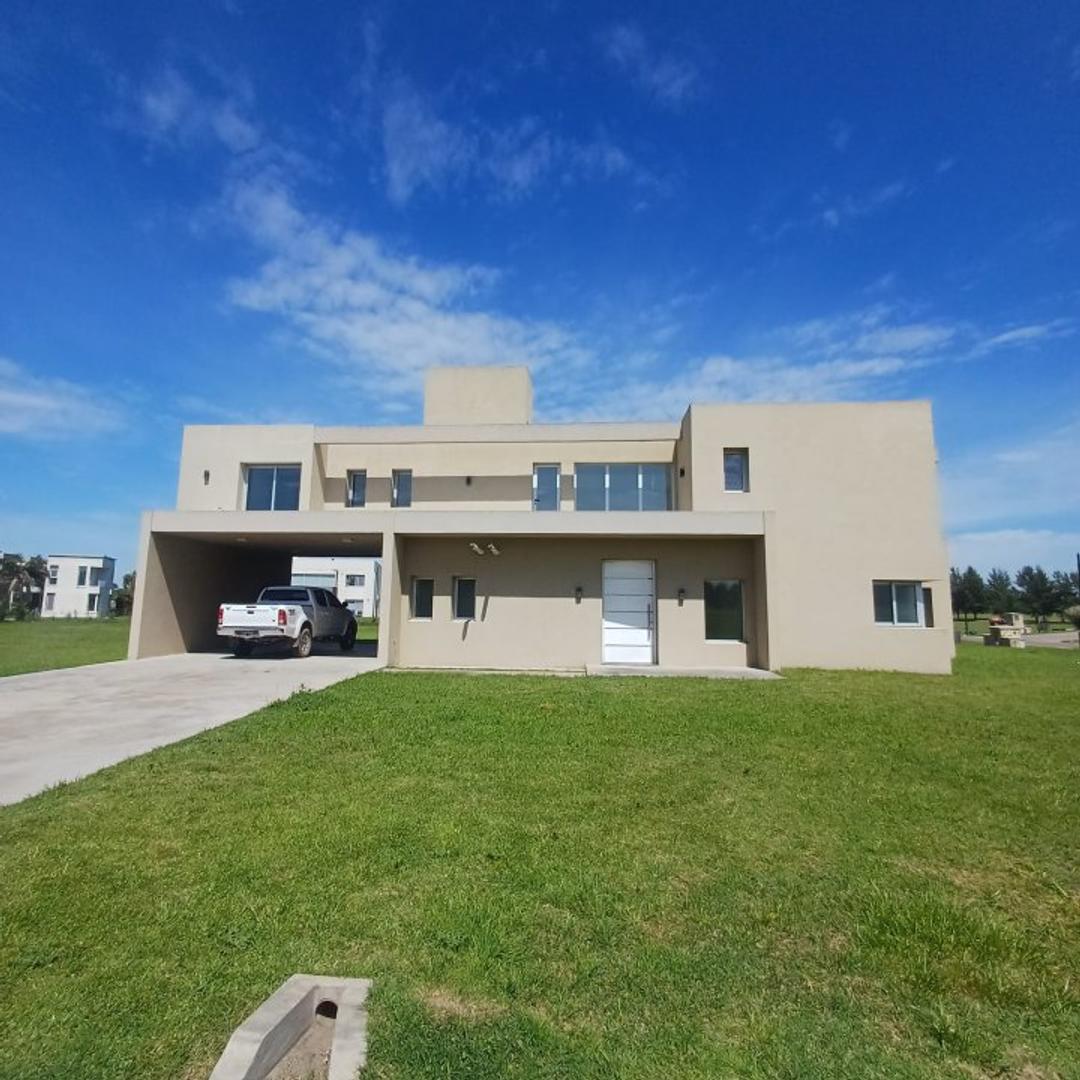 Casa 5 ambientes en La Providencia Resort y Country club, Canning