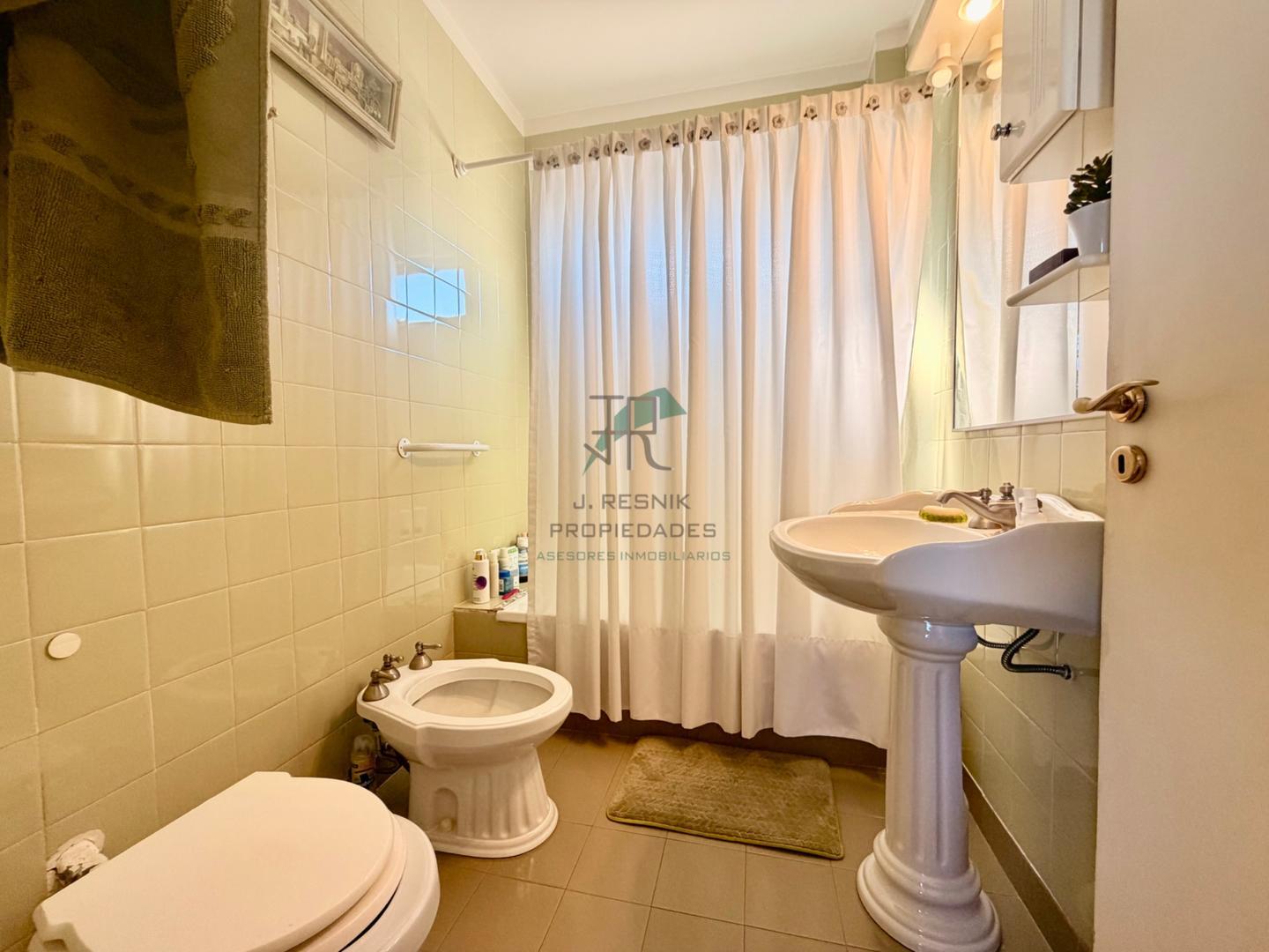 Departamento 4 ambientes con 3 baños