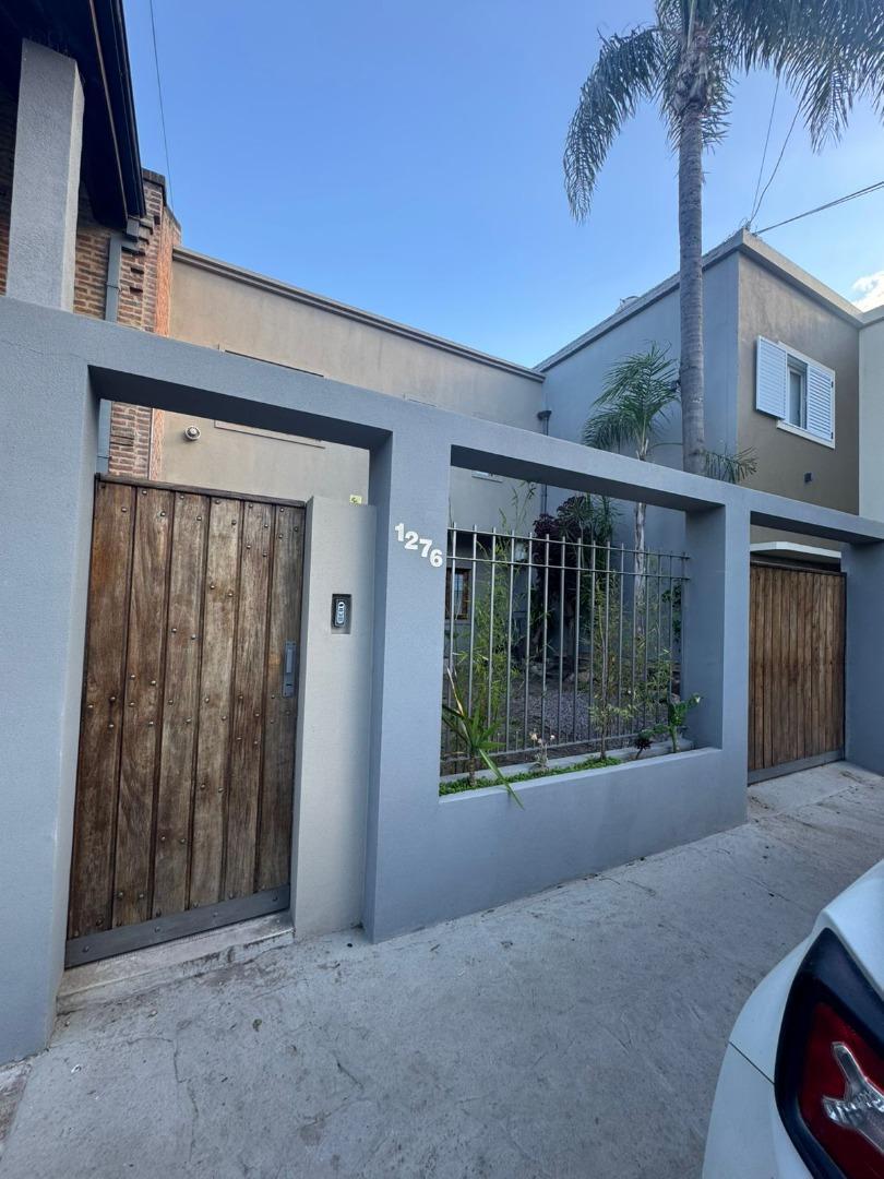 Casa en Venta 6 ambientes. Igualdad 1200. Haedo
