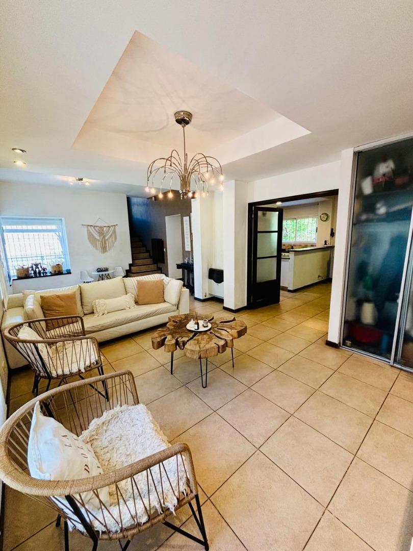 Casa 4 ambientes con 3 baños