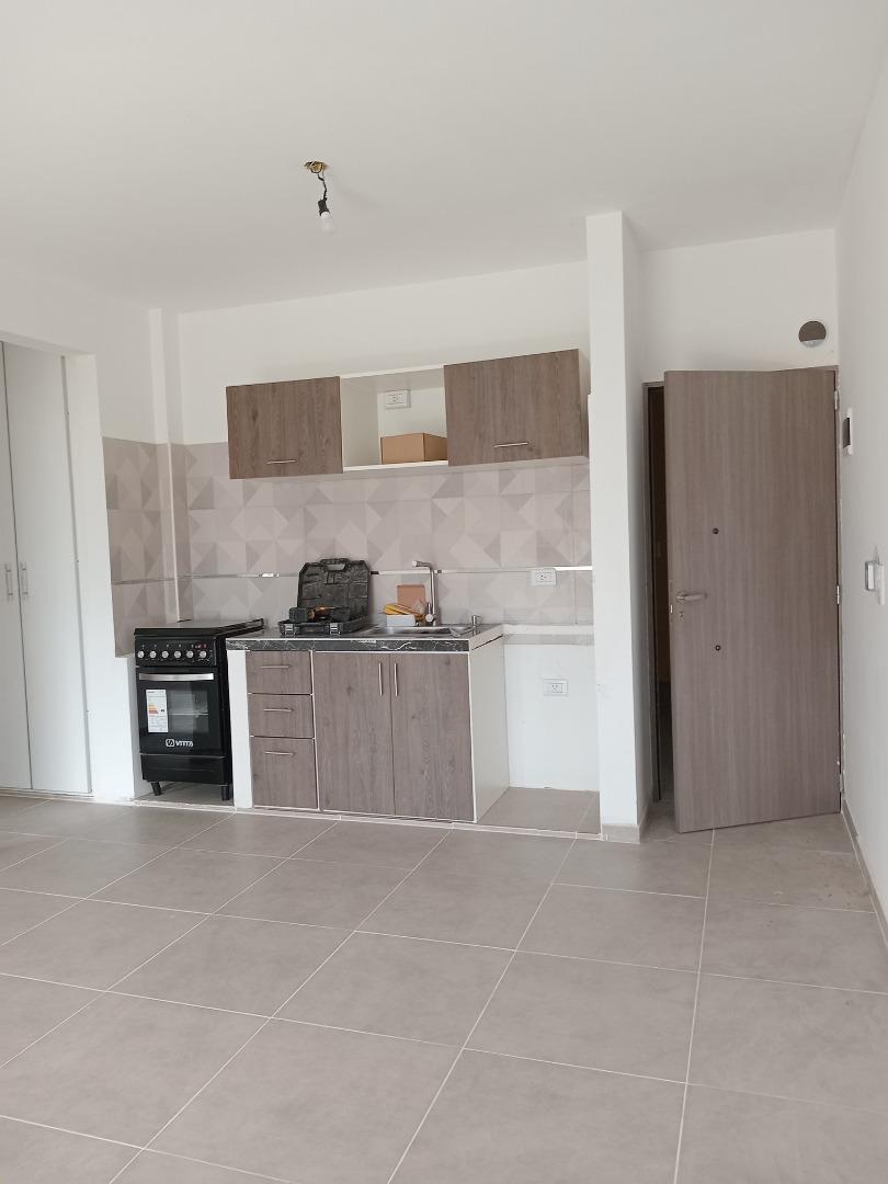 La Rioja 1200, Piso 1°