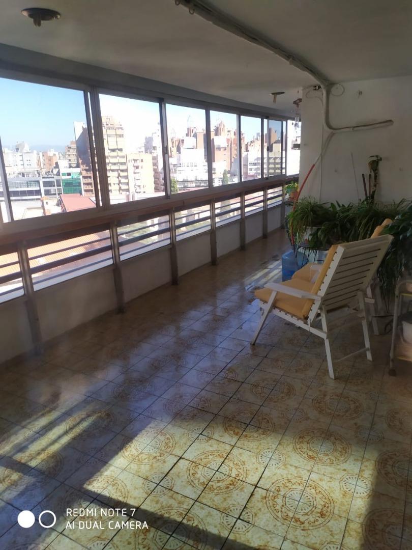 Hipolito Irigoyen 100, Piso 8