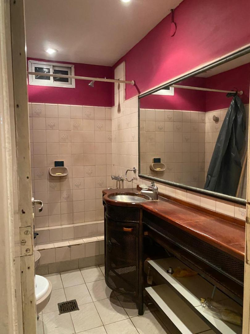 Casa en Alquiler con 2 cocheras