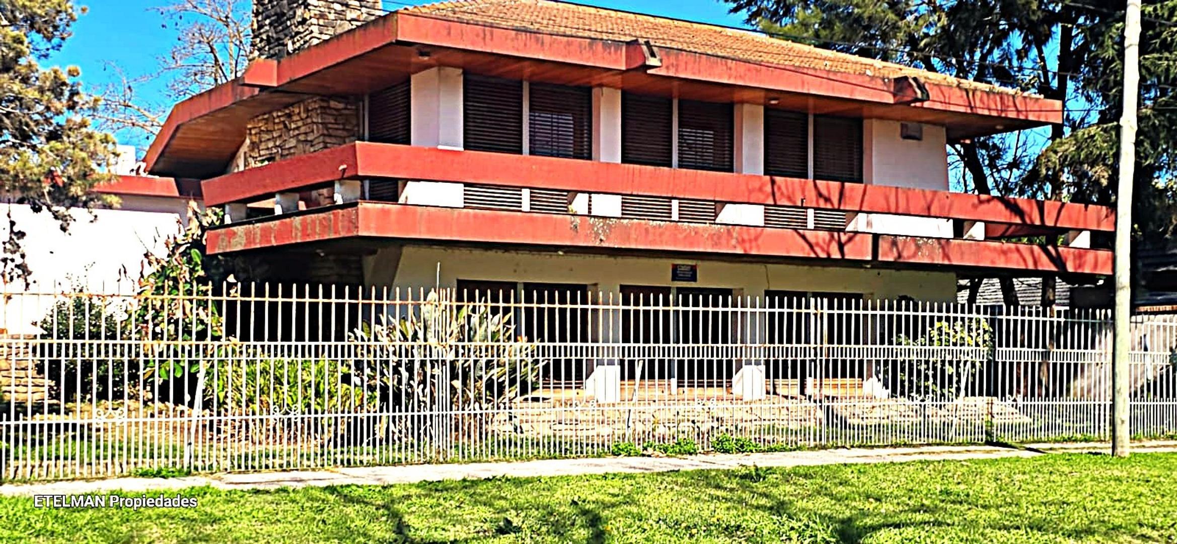 Venta de Importante Casa en Moreno Sur, Blvr. Alcorta 2000