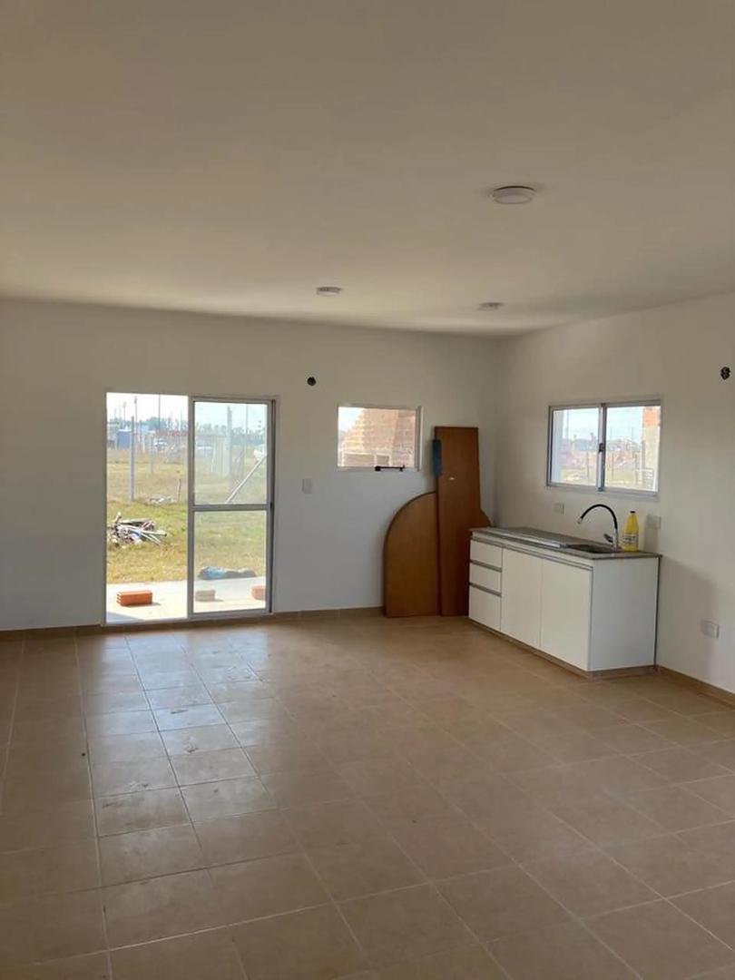 Casa 3 ambientes con 1 baño