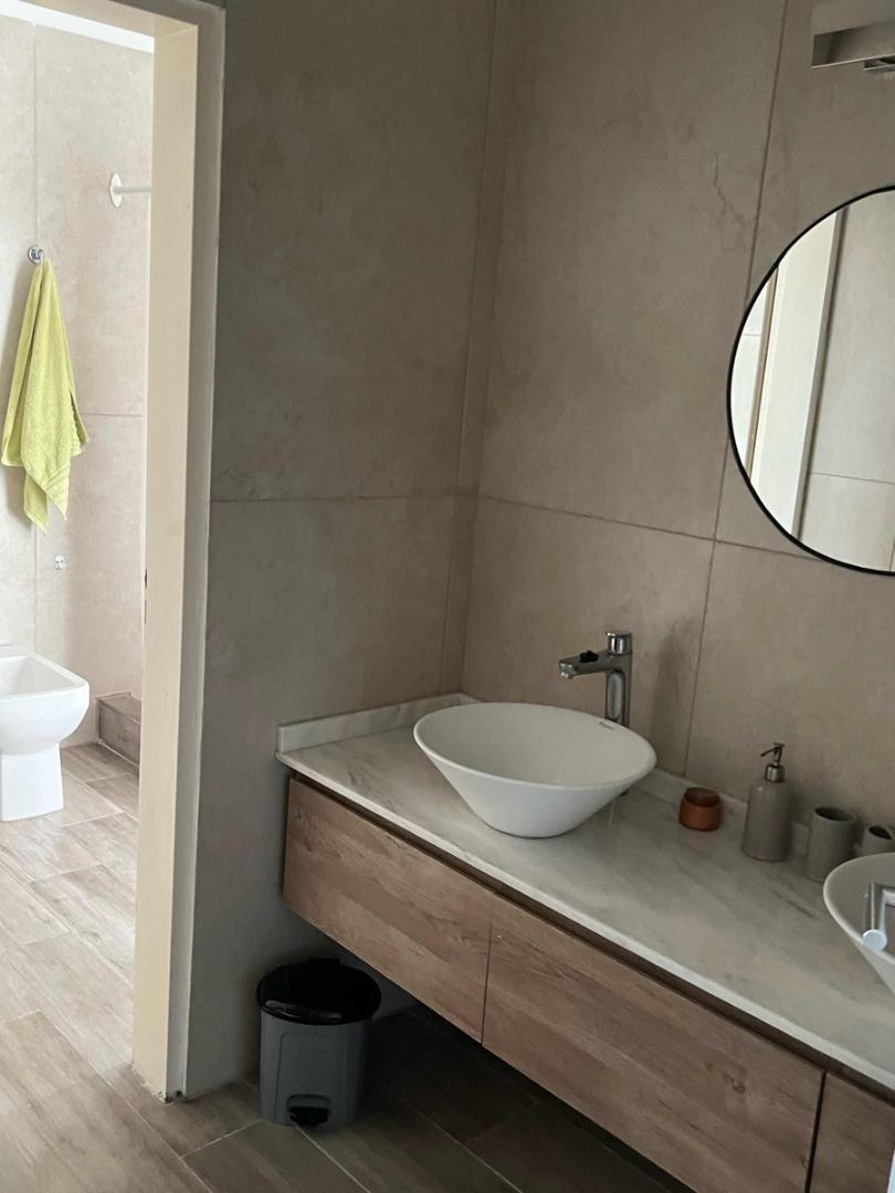 Casa en venta San Sebastian, area 5 a la laguna