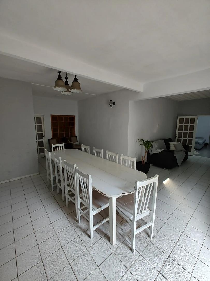 Casa 6 ambientes con 3 baños