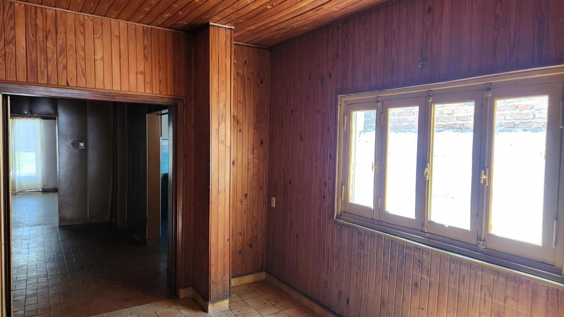 Casa 4 ambientes con 1 baño