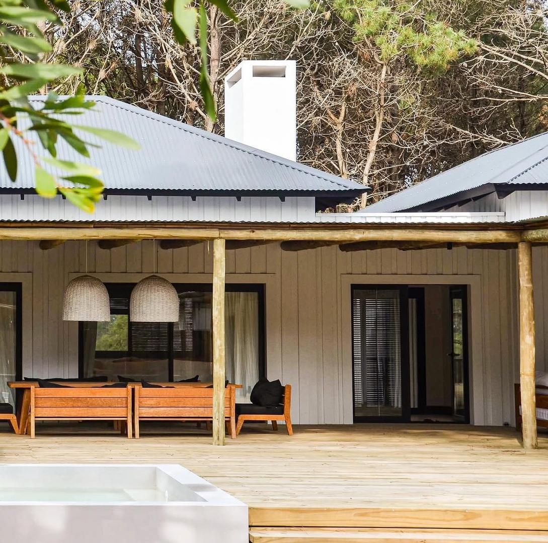 Casa en Alquiler Temporal con 2 cocheras