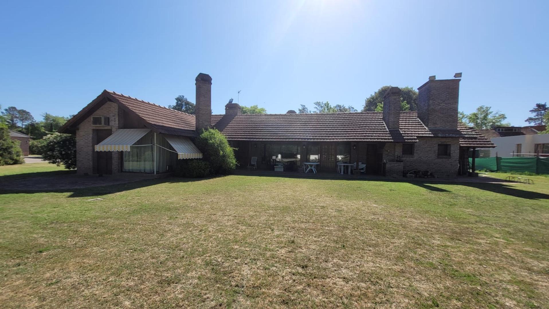 Casa 4 ambientes con 3 baños