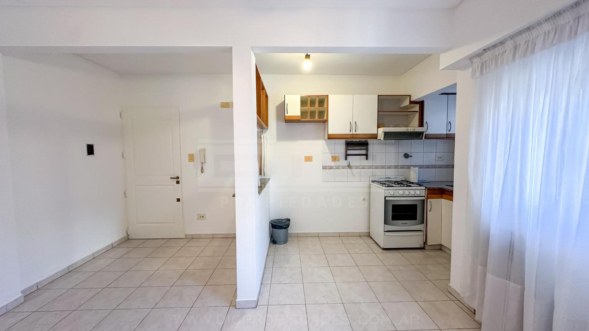 Departamento en Venta en San Isidro Vías / Rolon, USD 130.000