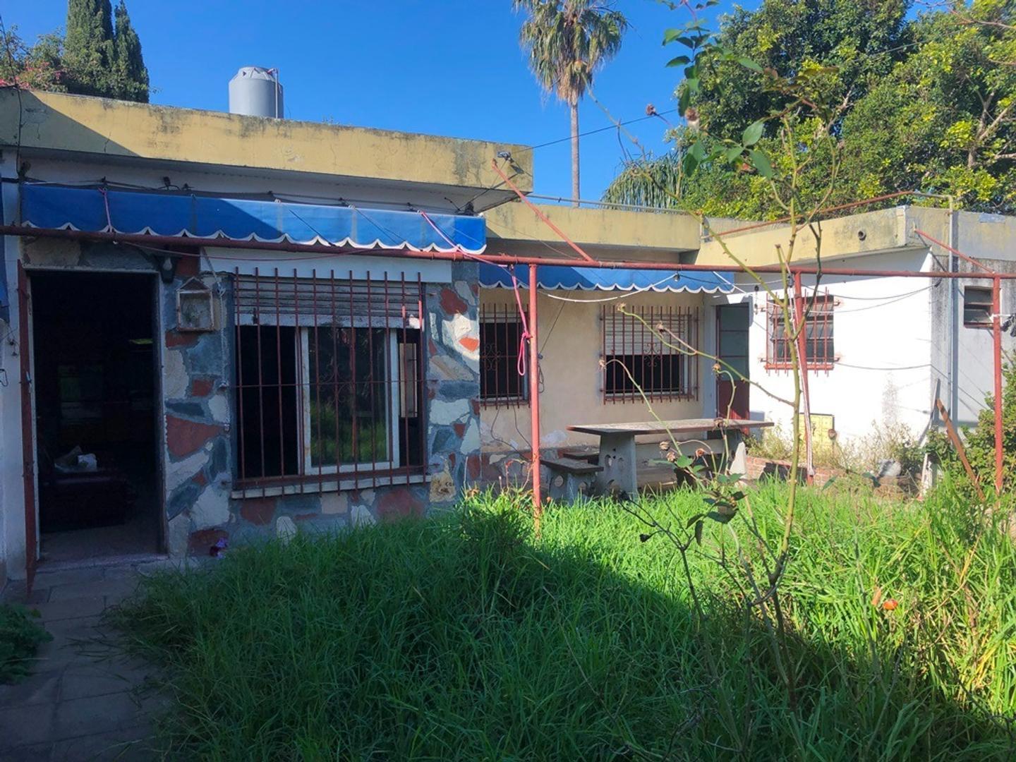 Casa en Venta con 2 cocheras