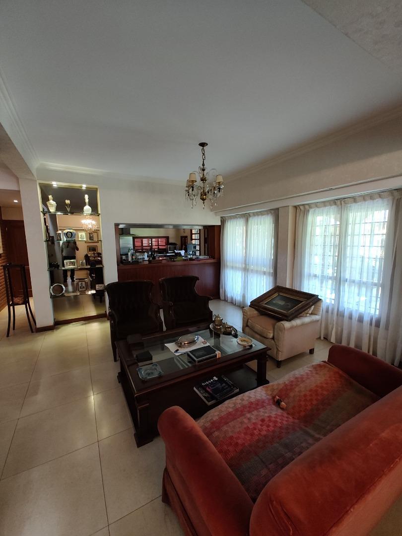 Casa 5 ambientes con 5 baños