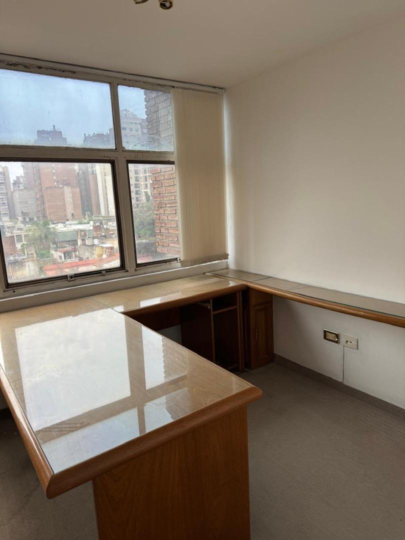 Oficina 5 ambientes con 2 baños