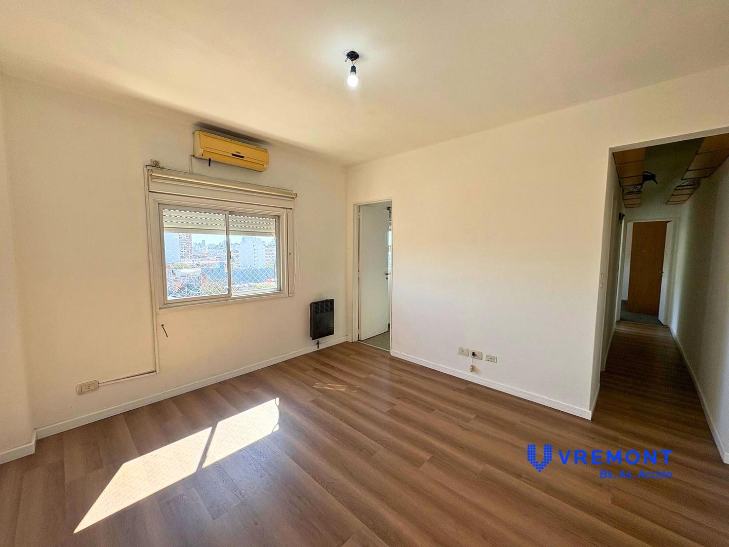 Venta de departamento 3 ambientes en el barrio de Parque Patricios! Luminoso!