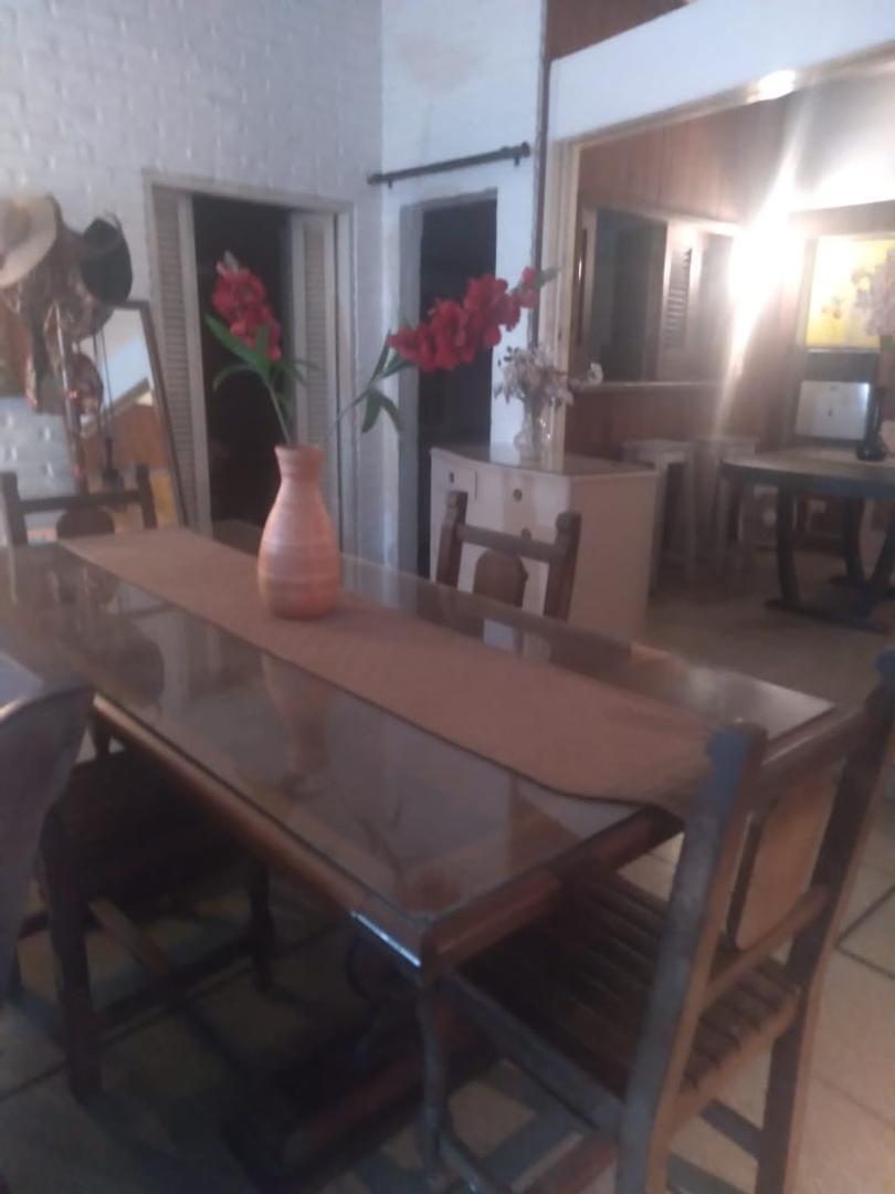 Casa 5 ambientes con 4 baños