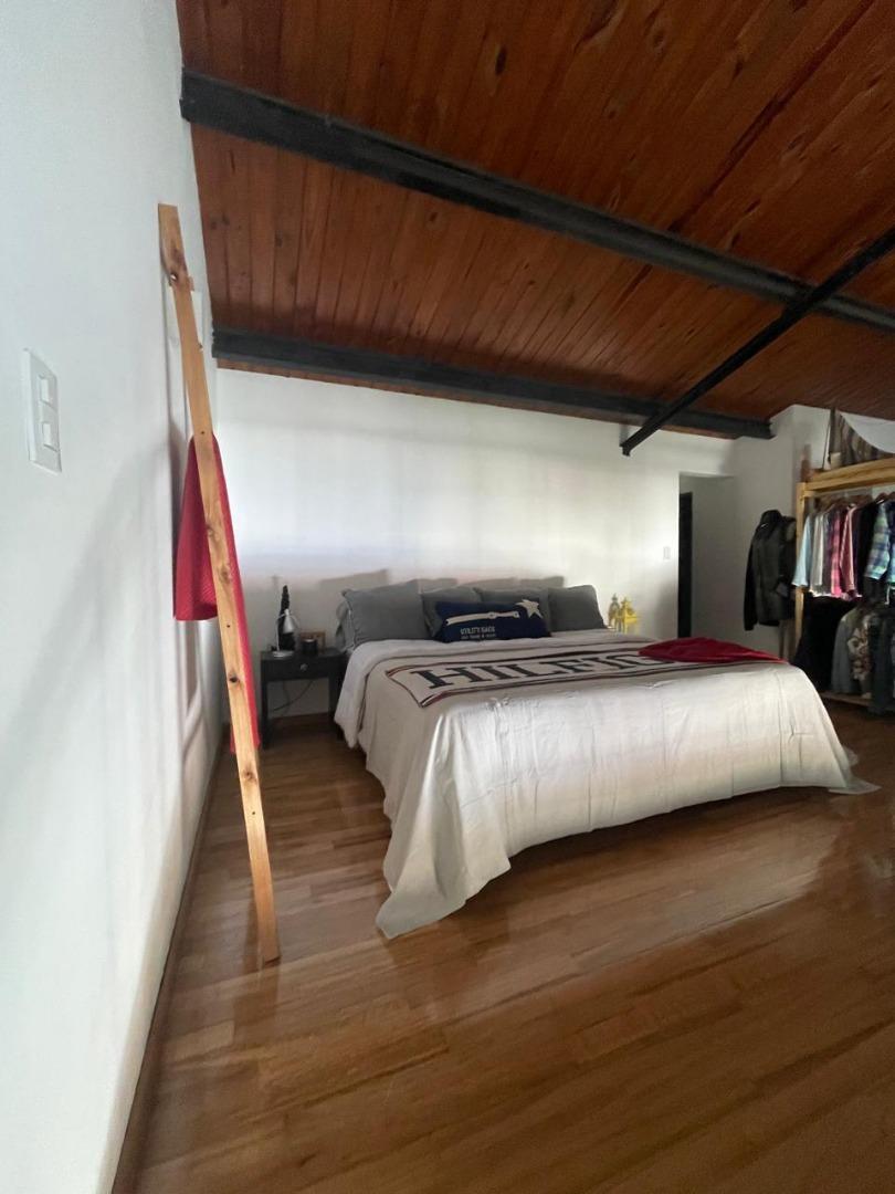 EXCELENTE LOFT DE CATEGORIA CON COCHERA