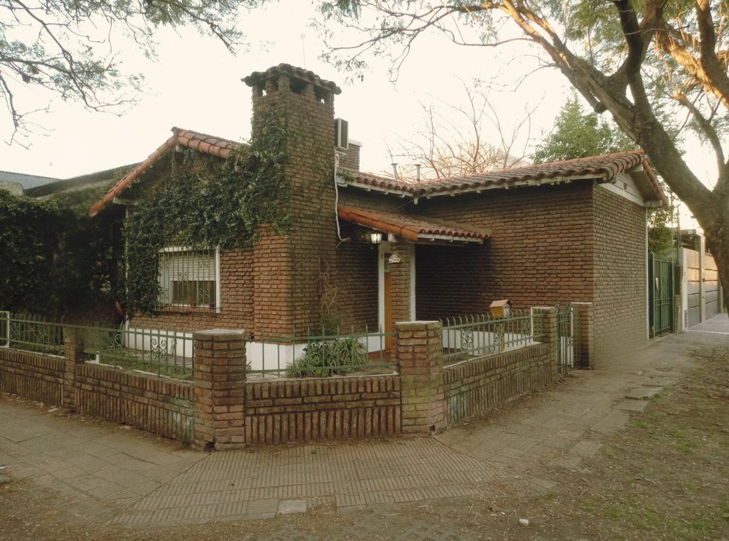 Casa 2 Amb en Castelar Norte, Excelente Ubicacion