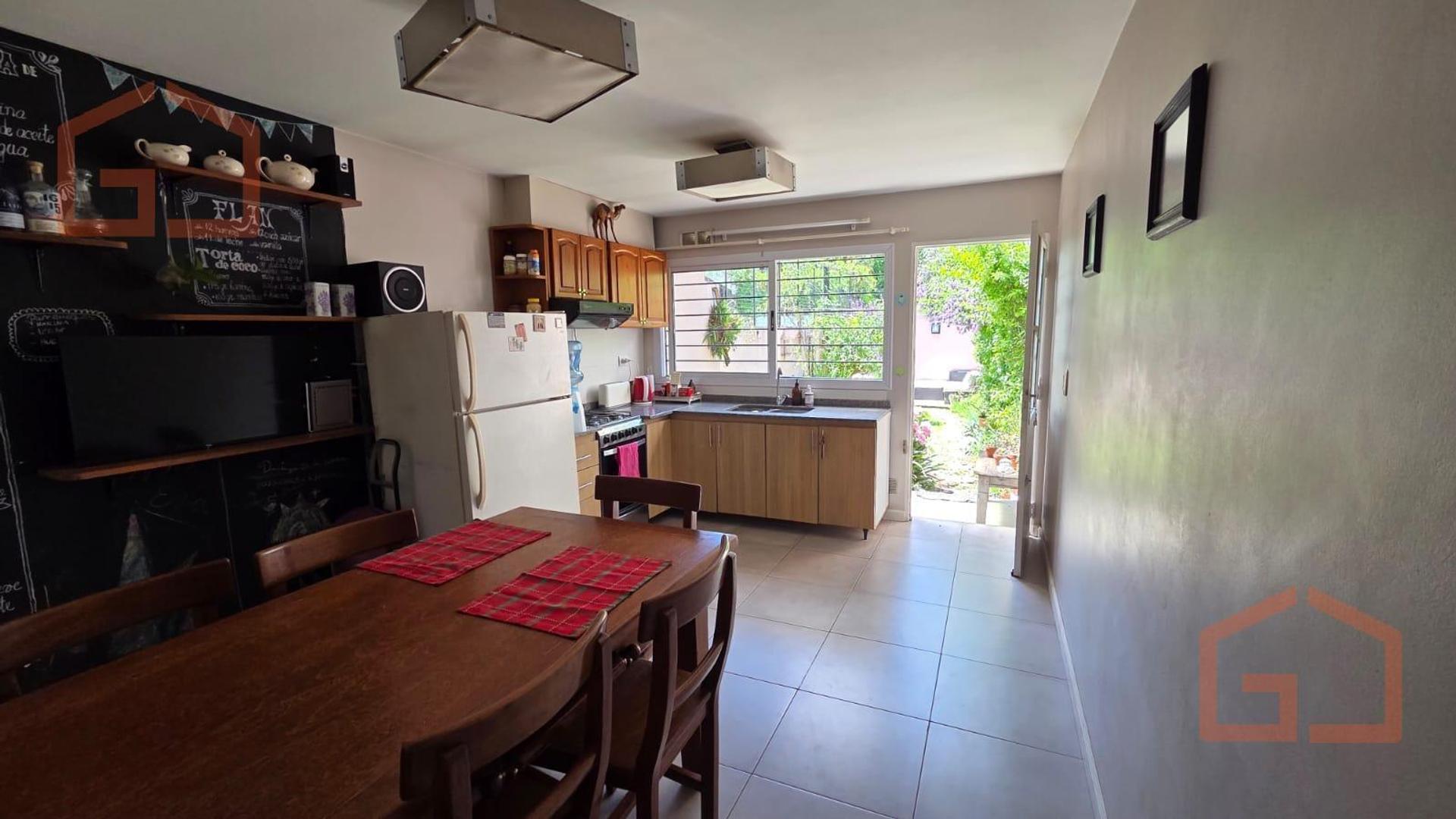 Depto Tipo Casa en Alquiler con 1 cocheras