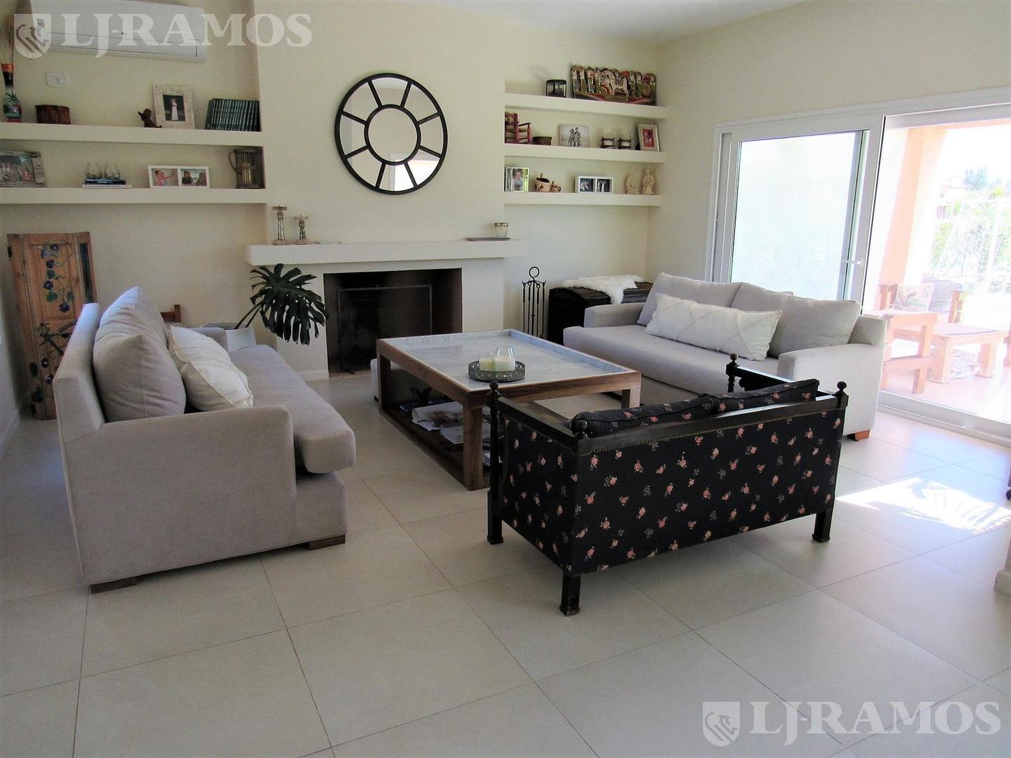 Casa en Alquiler en Villanueva, USD 3.200