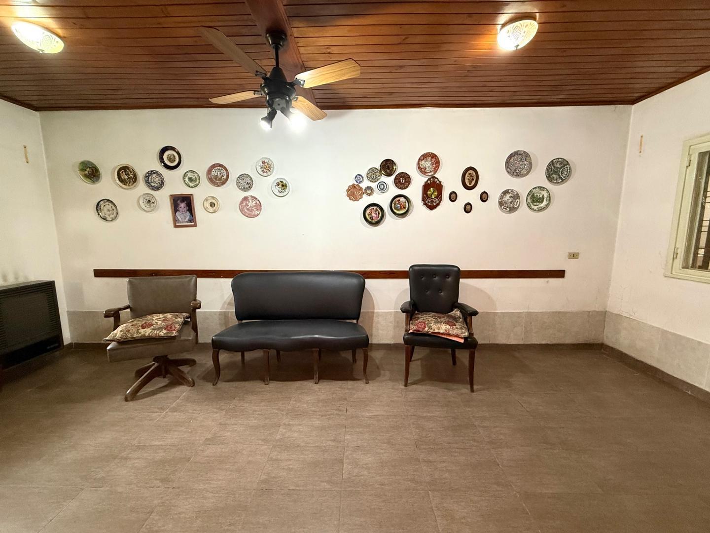 CASA 5 AMB EN VENTA EN RAFAEL CALZADA