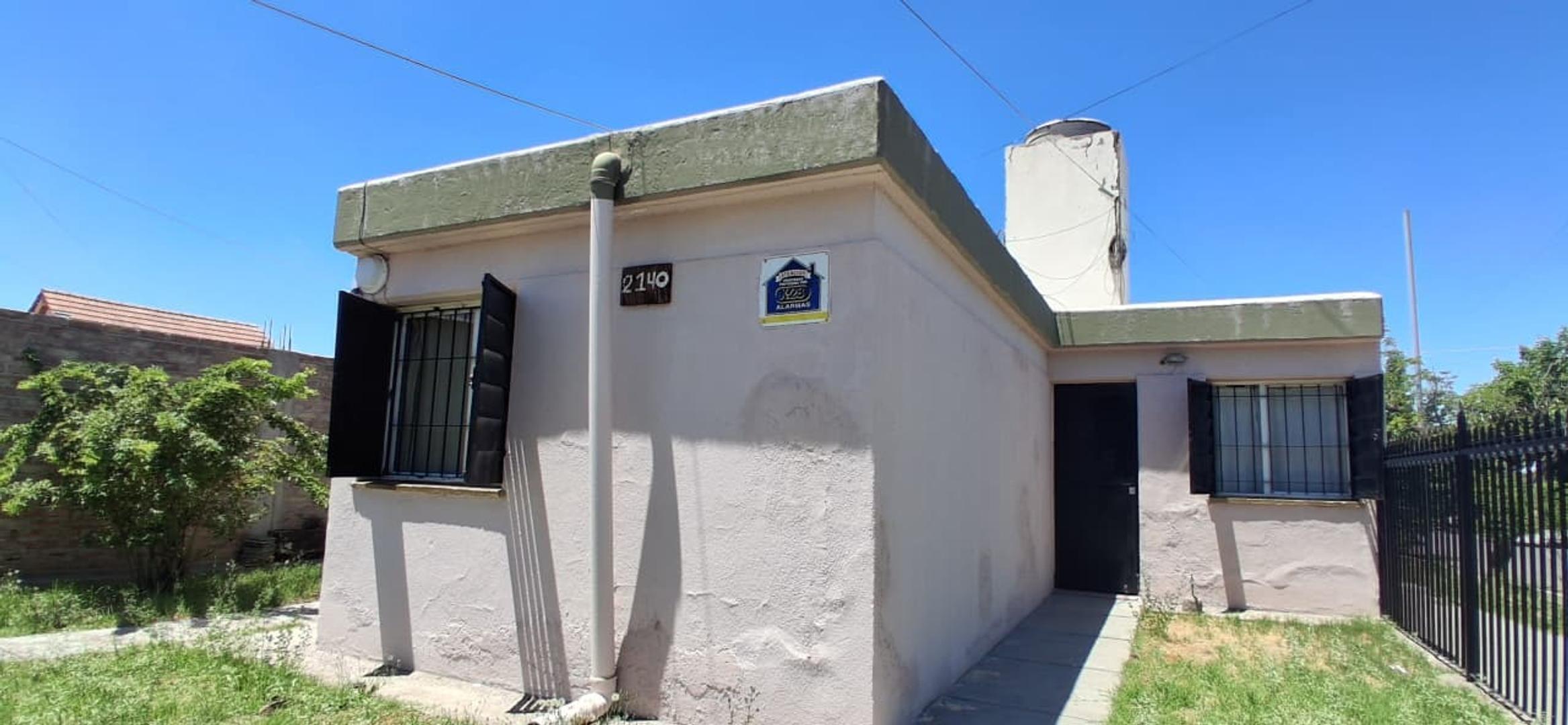 VENDO CASA APTA CREDITO B FUCHS, 3 dormitorios casa esquina