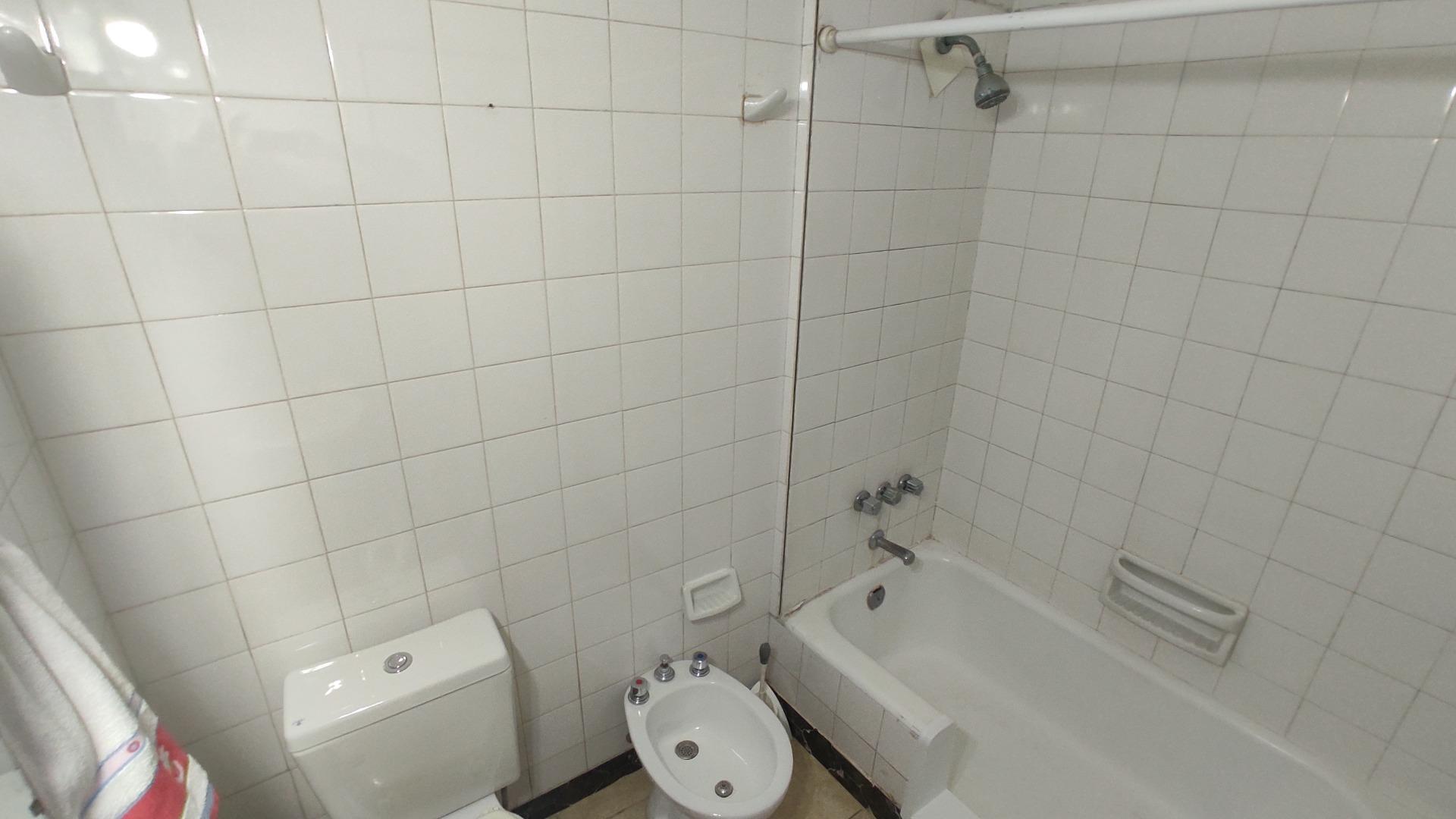 Espectacular departamento 3 amb + dependencia - oportunidad!