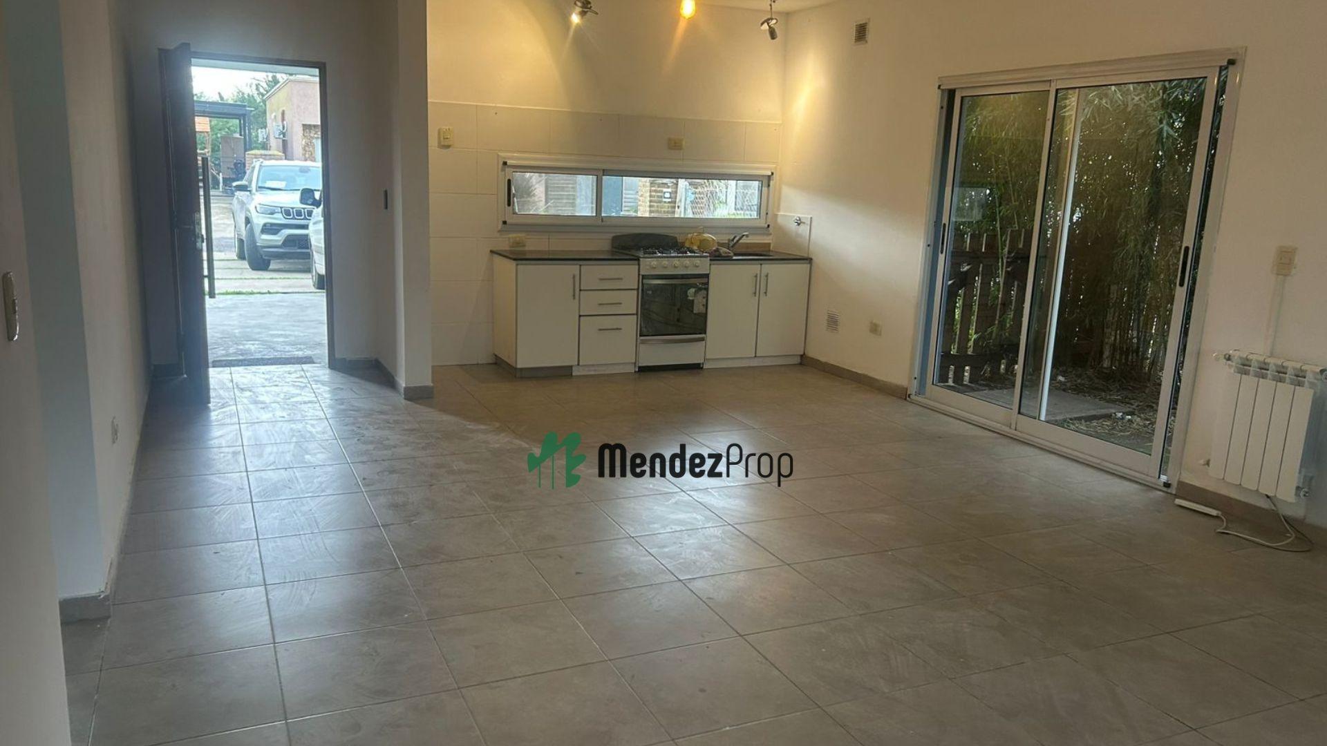 Casa 3 ambientes con 1 baño