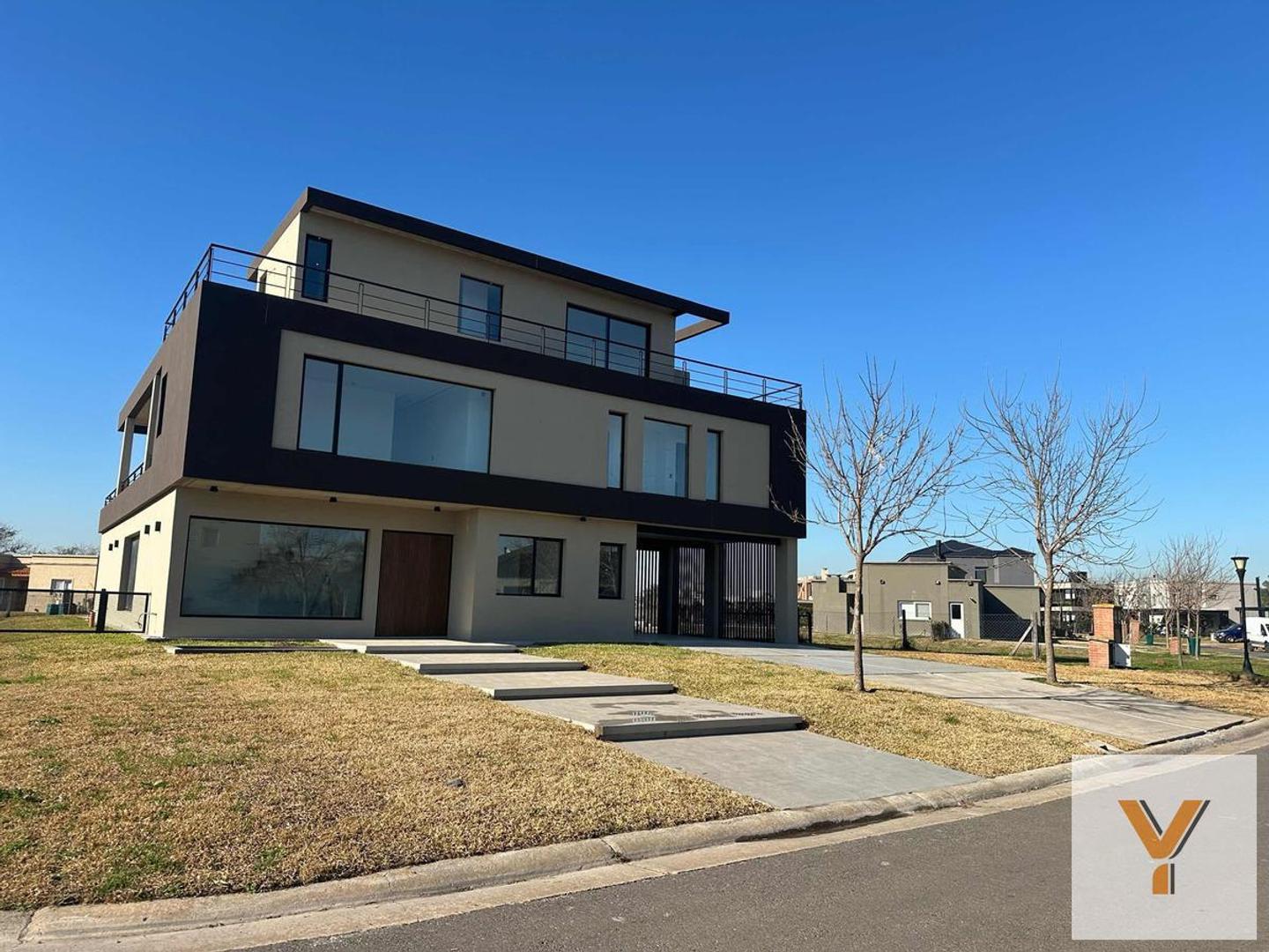 Casa en venta - 5 Dormitorios 4 Baños - 805Mts2 - Escobar