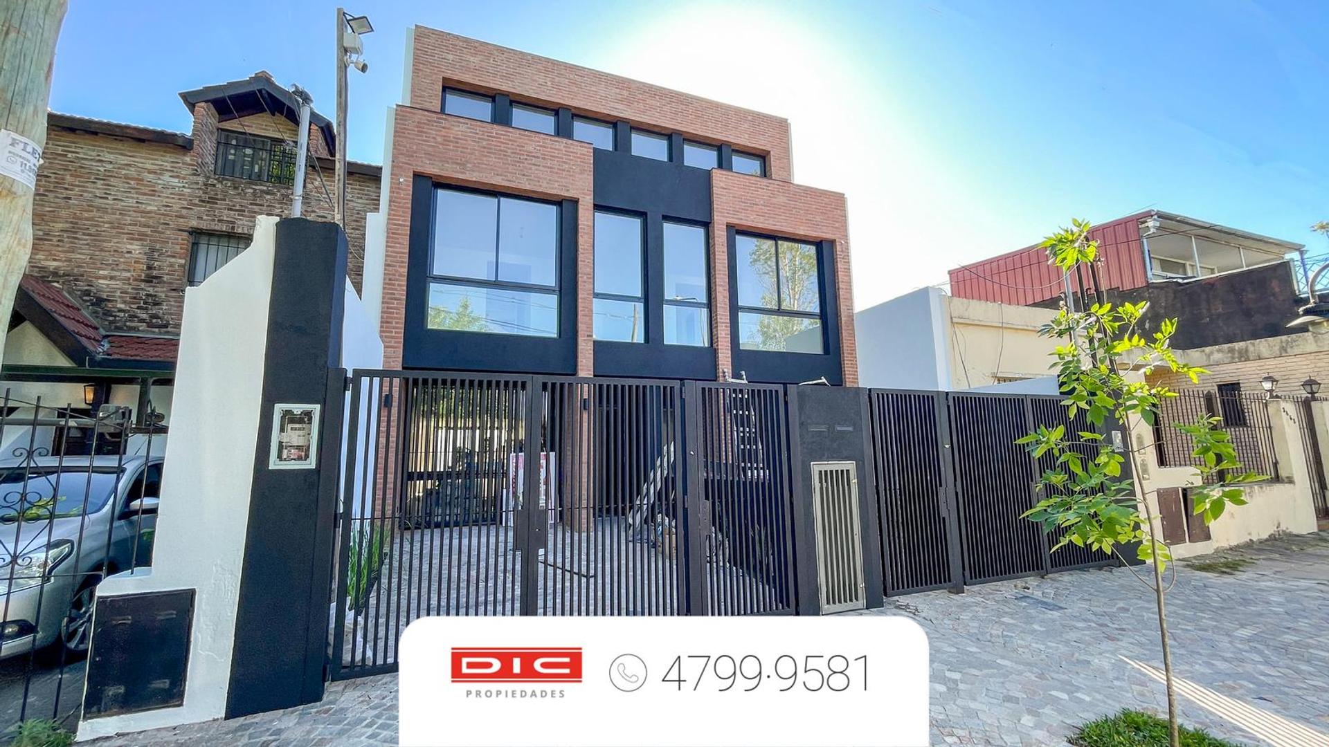 Triplex de 5 ambientes a estrenar Venta - Olivos