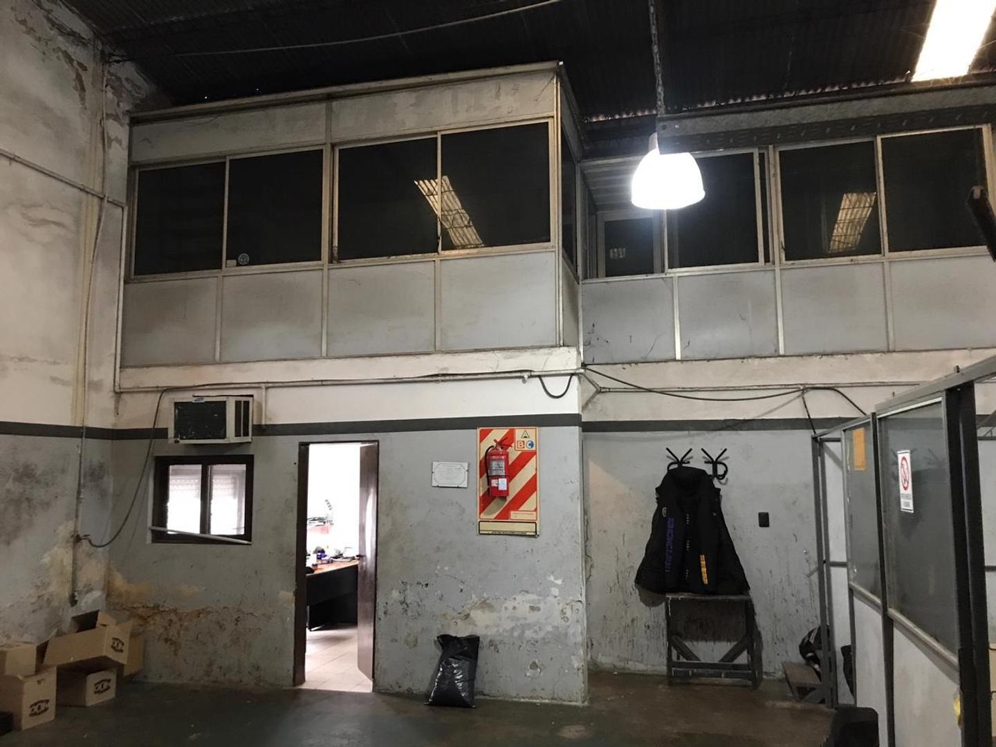 270m2 cubiertos, Galpón lote propio, Gaona y Alsina