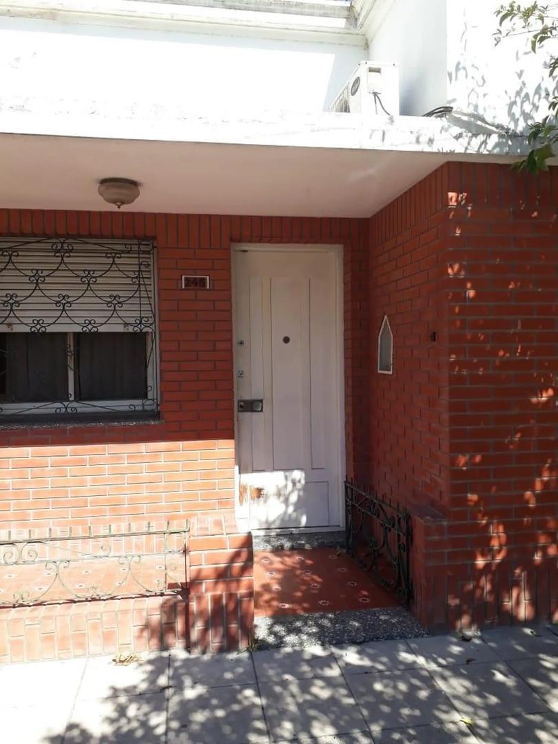 CASA EN VENTA ZARATE AL 200 SARANDI