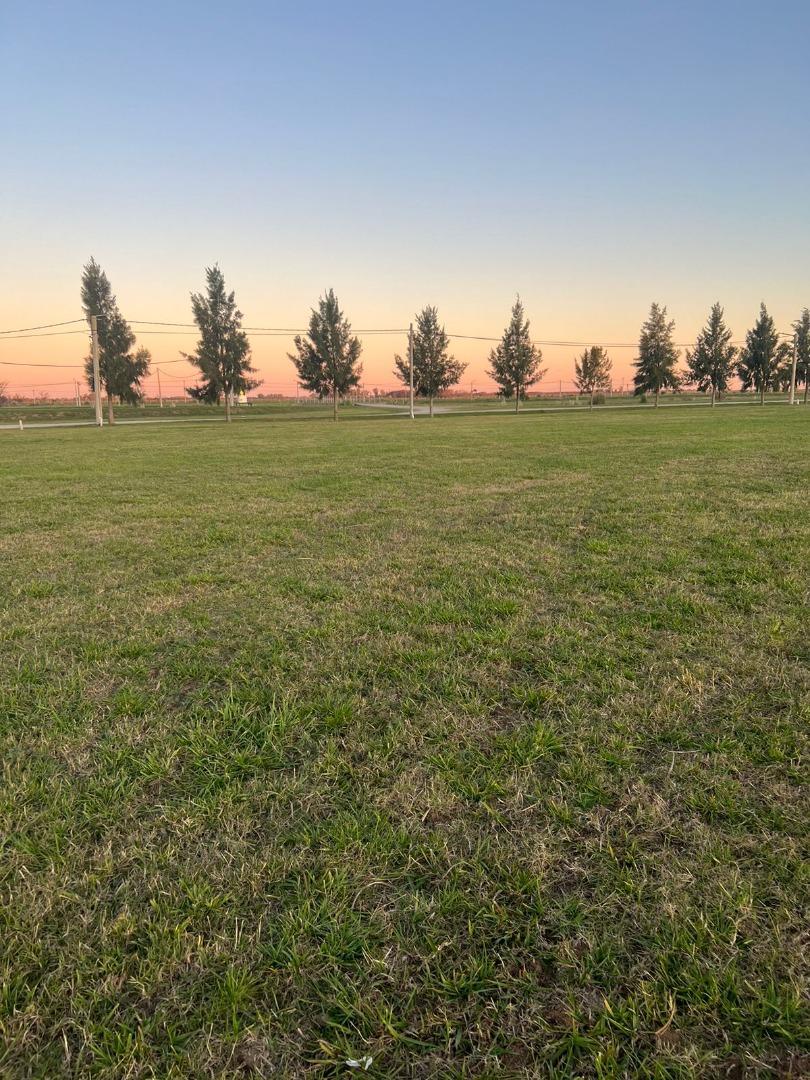 Lote a la laguna en venta Campos de Roca lI