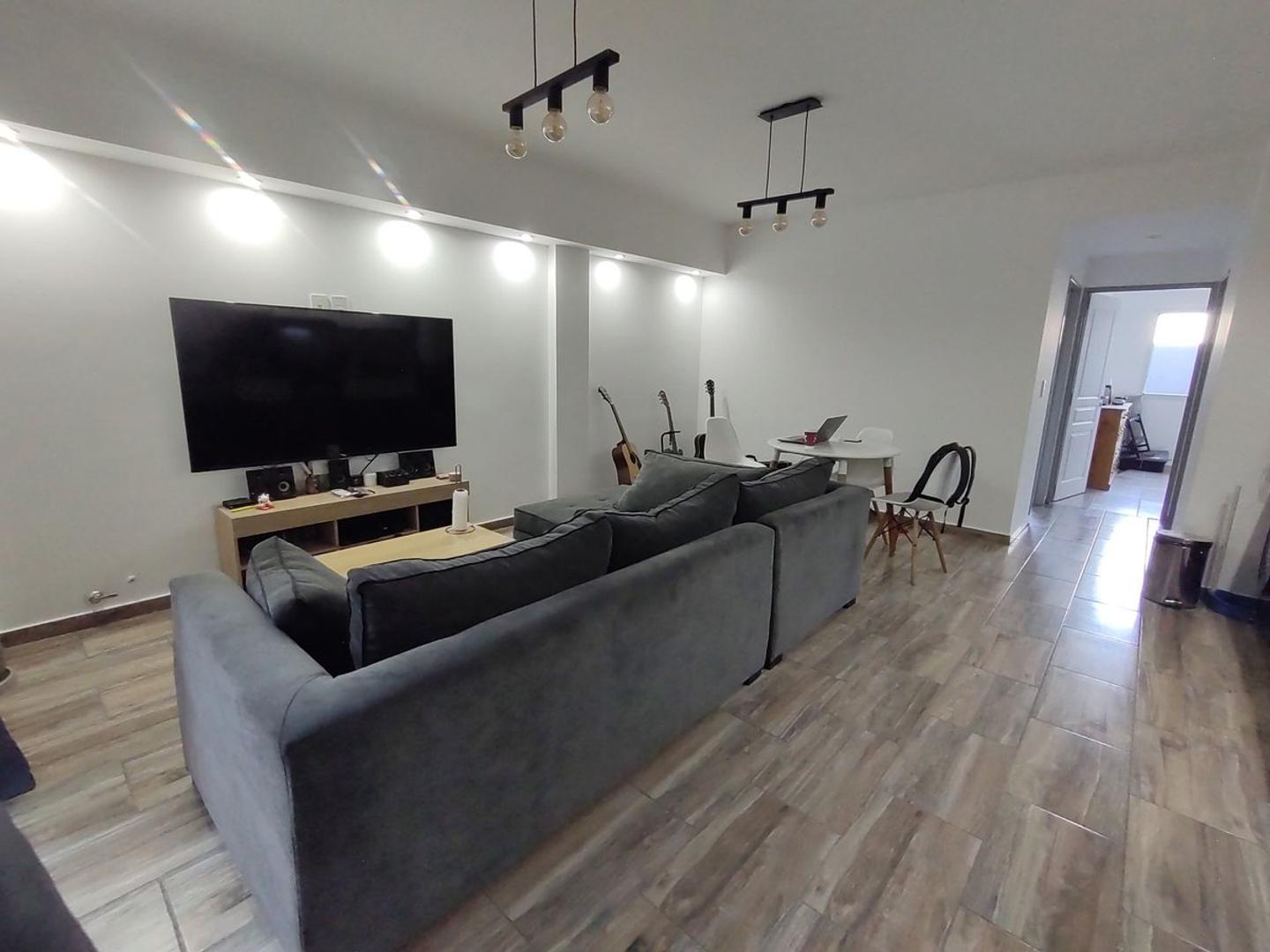 Departamento 3 ambientes con 2 baños