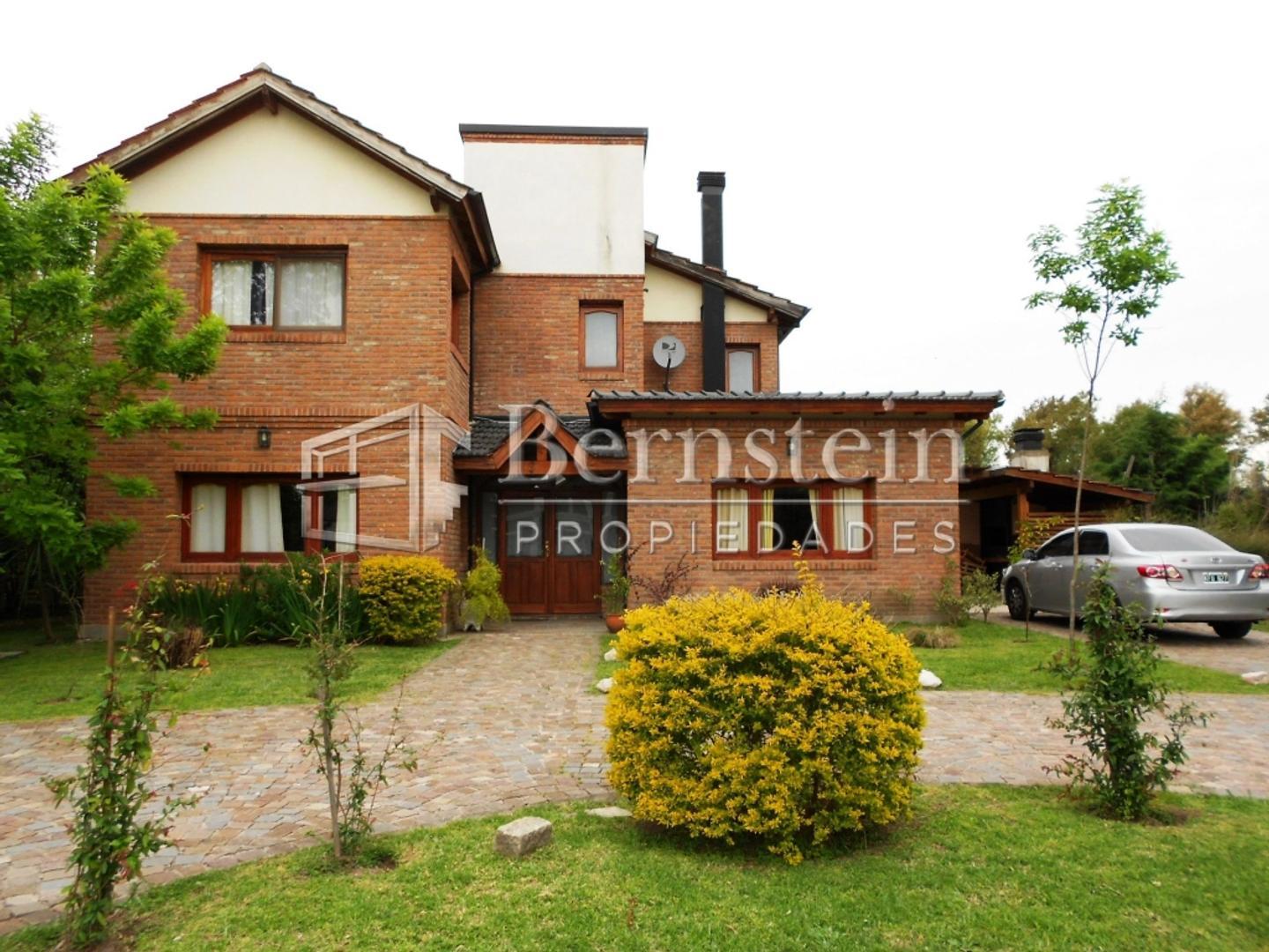 CASA EN VENTA DE 2 DORMITORIOS EN COUNTRIE CAMPOS DE ALVAREZ