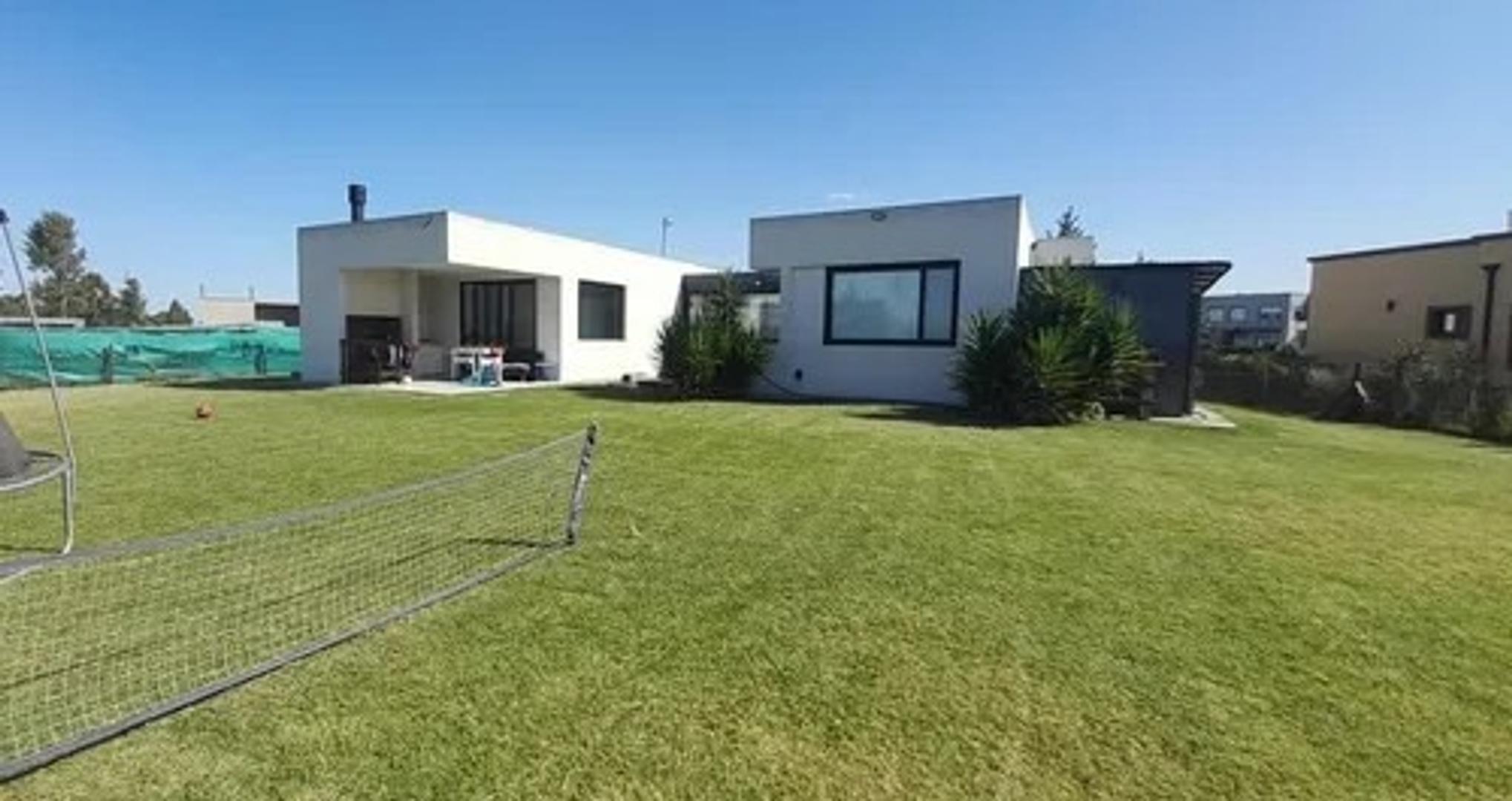 Casa en Venta con 1 cochera