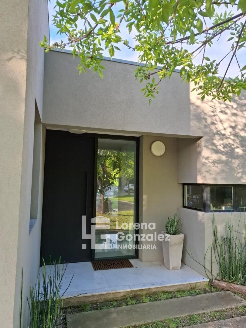 Casa en Alquiler de 3 dormitorios