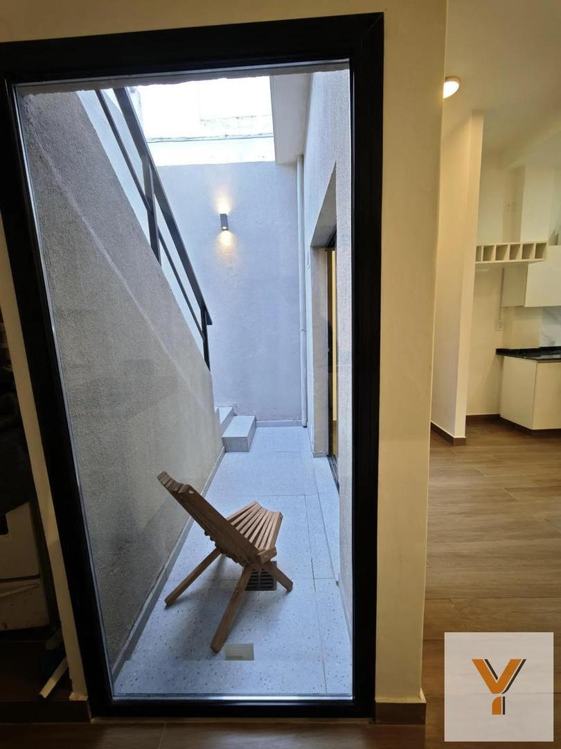 Depto Tipo Casa en Venta en Flores, USD 145.000