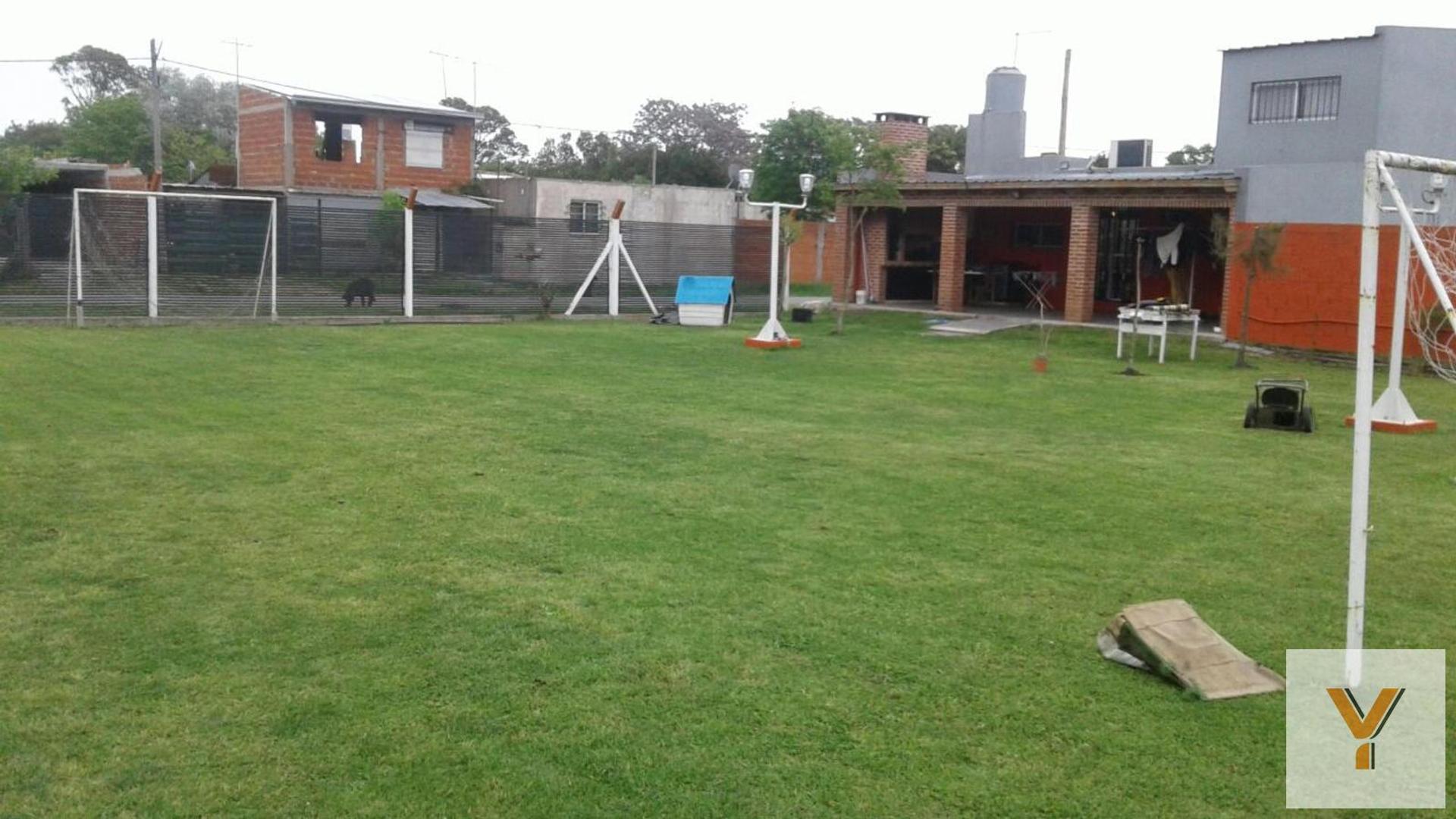 Casa en Venta con 2 cocheras