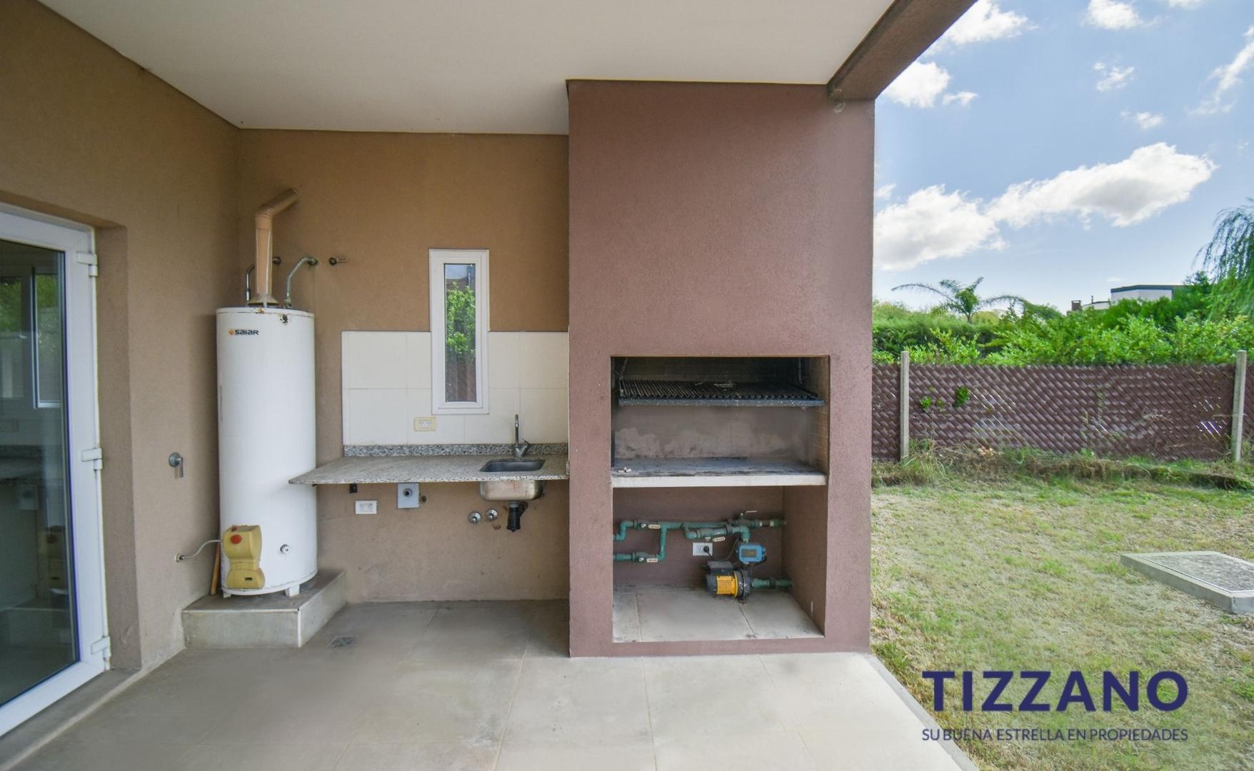 Casa 4 ambientes con 3 baños