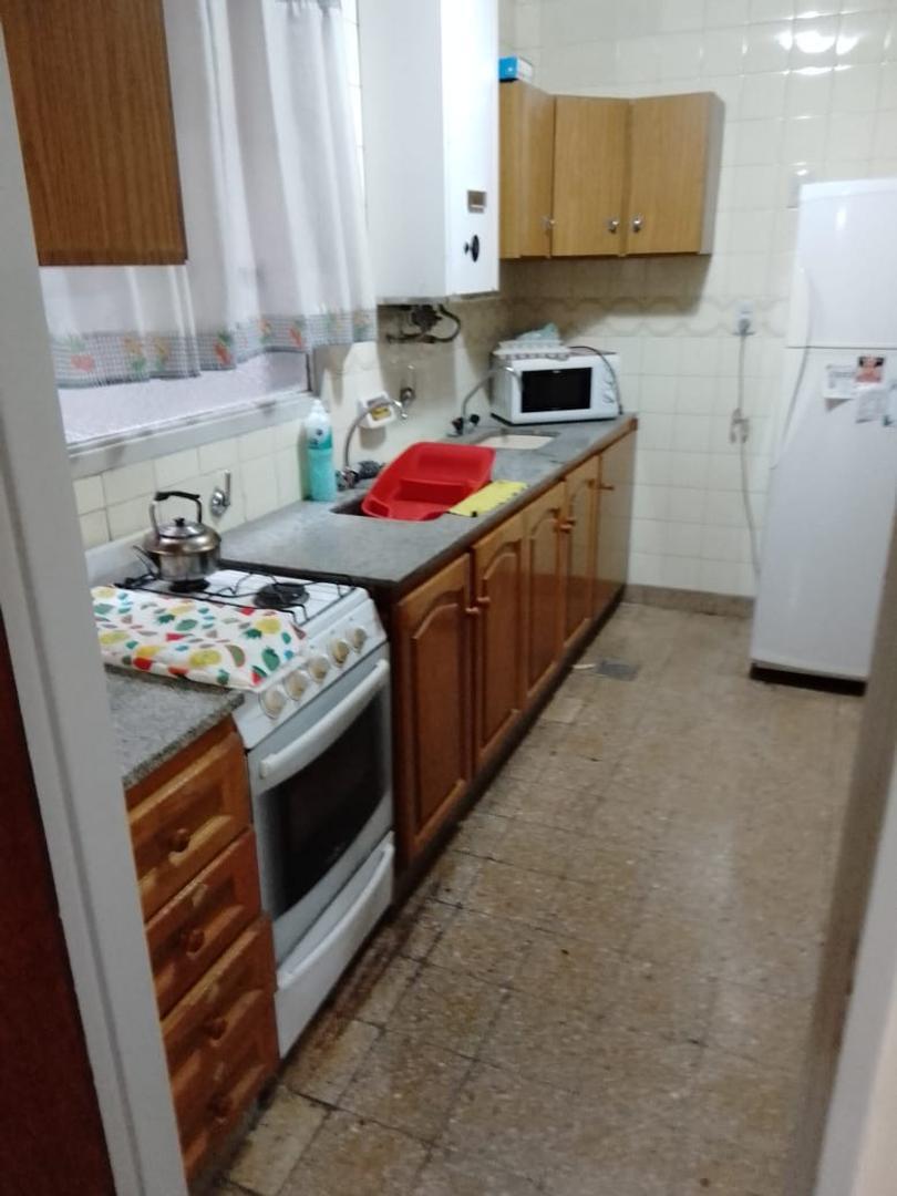 España 1100, Piso 2do.